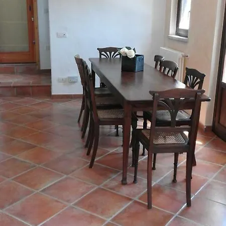 Oberhalb Cannobio: Haus Mit Fantastischem Ausblick *